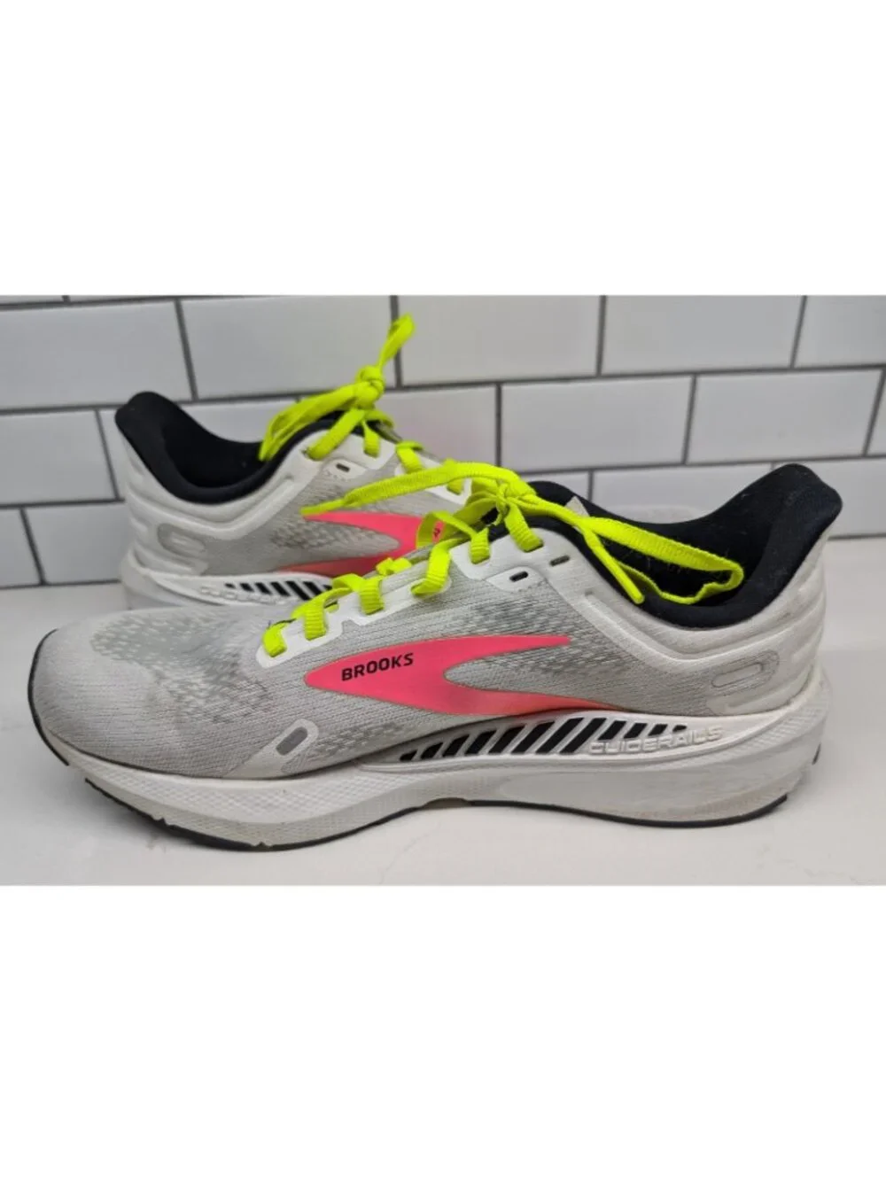 BROOKS Launch GTS 9 Women's Running Shoes Gray White Pink 8.5 B 1203741B148